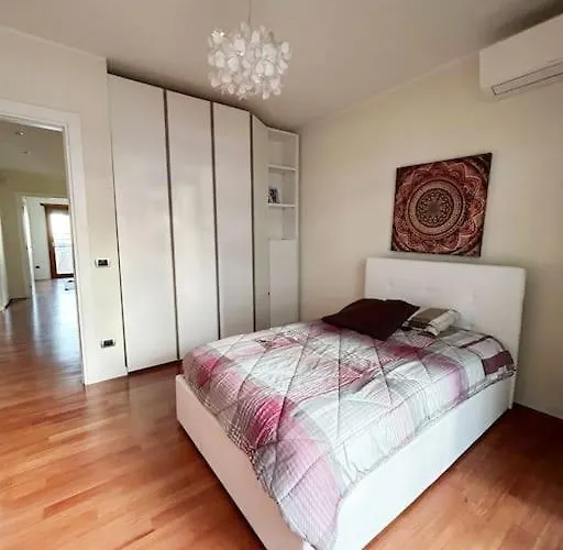 Rp Luxury House - Eur 아파트